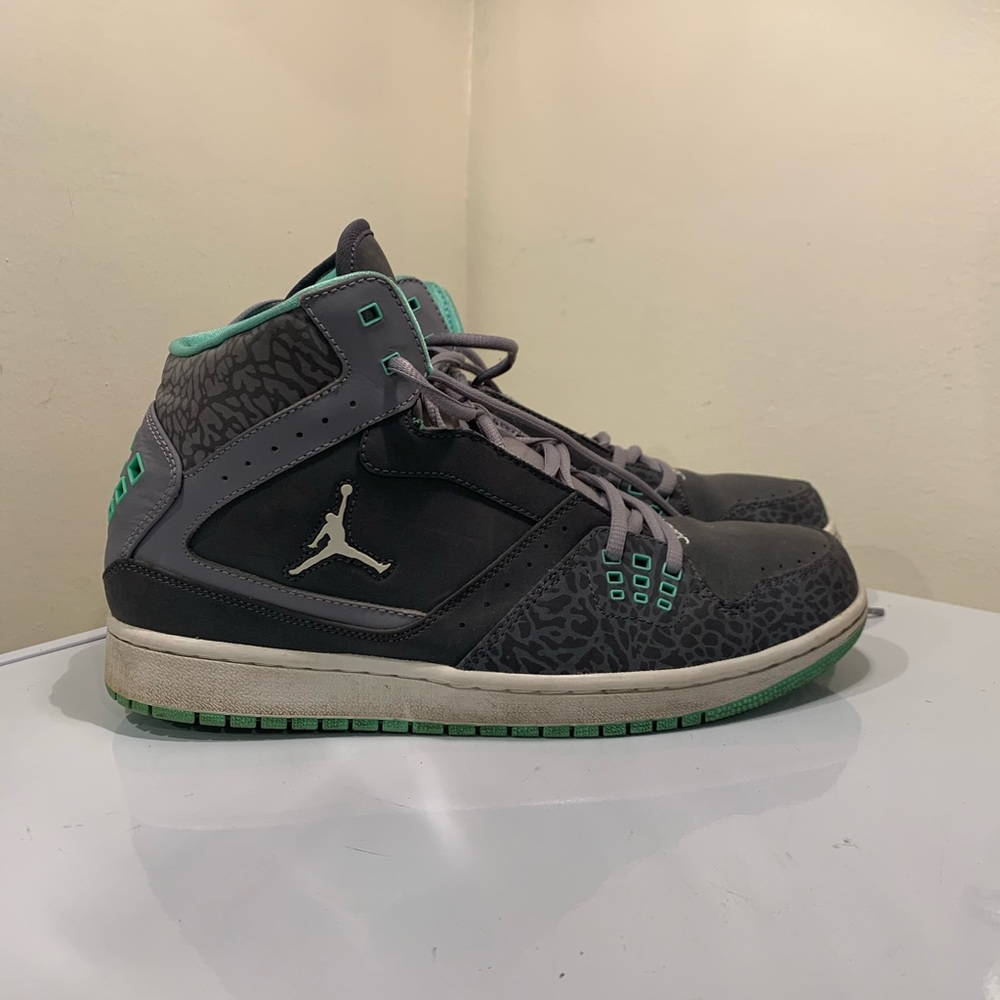 Jordan 1 flights men’s size 10 number 372704-058
